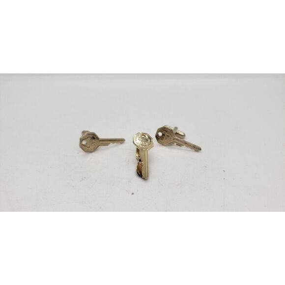 Vintage General Motors GM Key Tie Tack Clip & Cuff Links Car Truck Gold Plated - Picture 3 of 11